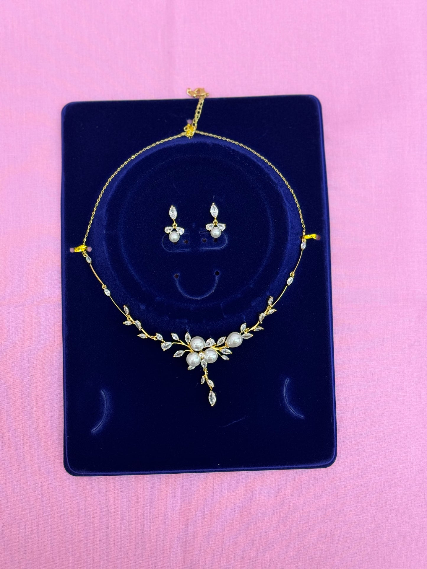 Pearl necklace set