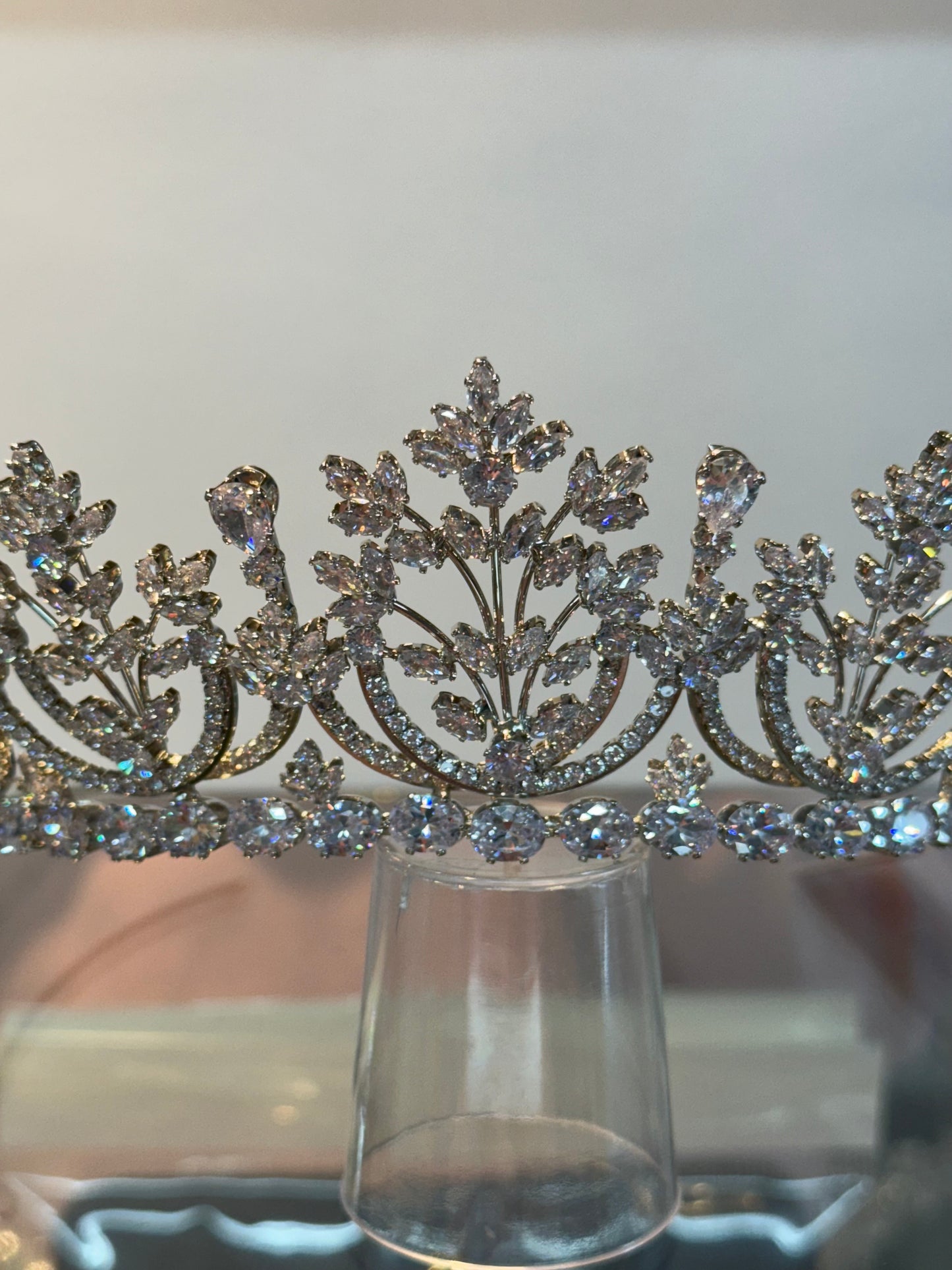 Bella Crown