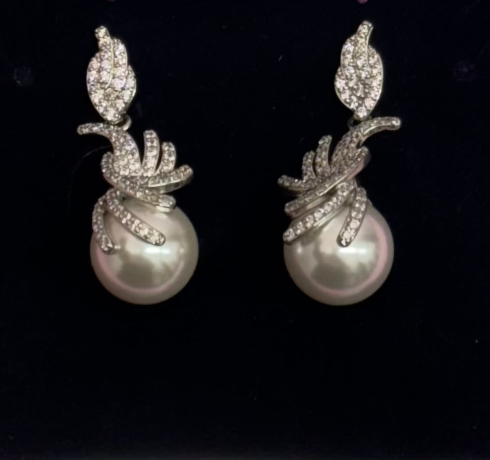 Swan earring set