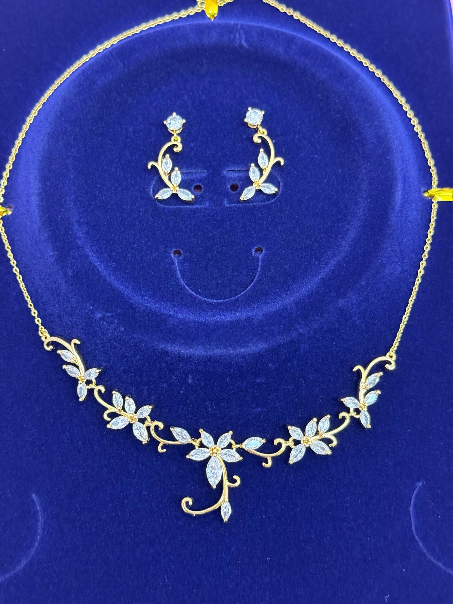 Lily necklace set